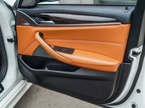 Used 2019 BMW 540i xDrive w/ M Sport Package image 24