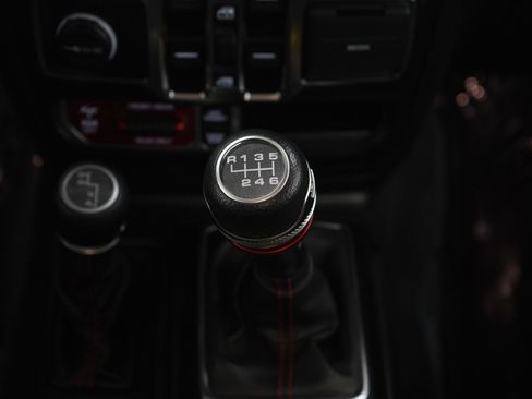 Used 2022 Jeep Gladiator Rubicon w/ Cold Weather Group image 24