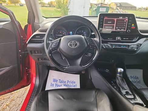 Used 2020 Toyota C-HR Limited image 17