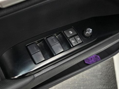 Used 2025 Toyota Camry LE image 10