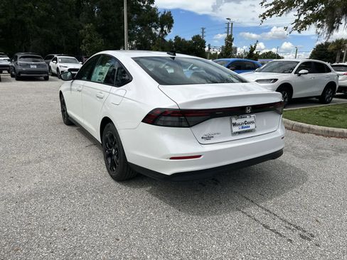 Used 2025 Honda Accord SE image 4