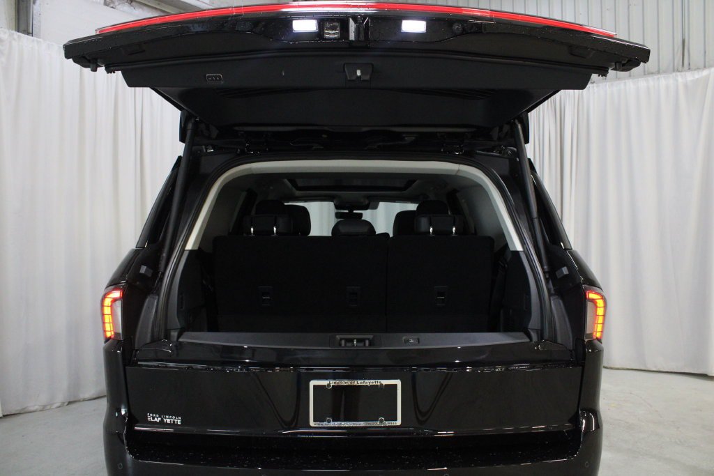 New 2027 Lincoln Navigator Reserve AWD/4WD image 32
