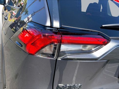Certified 2025 Toyota RAV4 LE FWD image 28