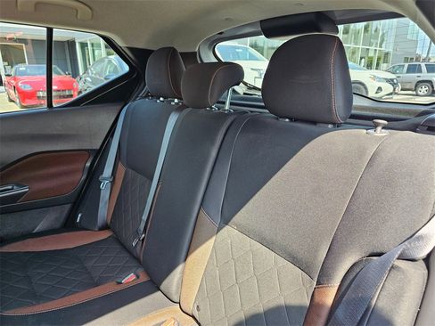 Used 2020 Nissan Kicks SR image 11