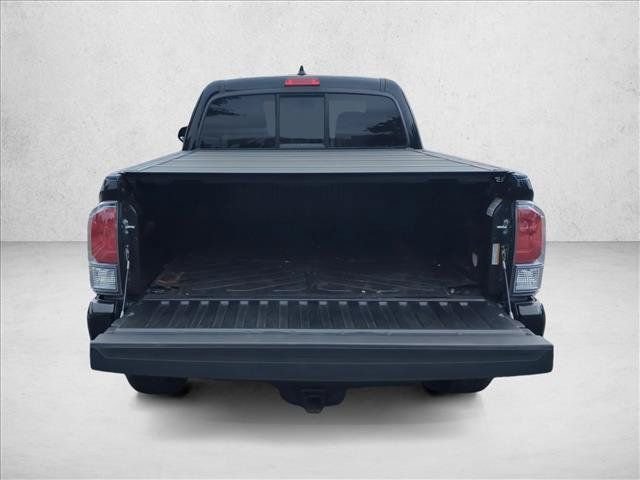 Used 2022 Toyota Tacoma TRD Sport w/ TRD Premium Sport Package AWD/4WD image 6