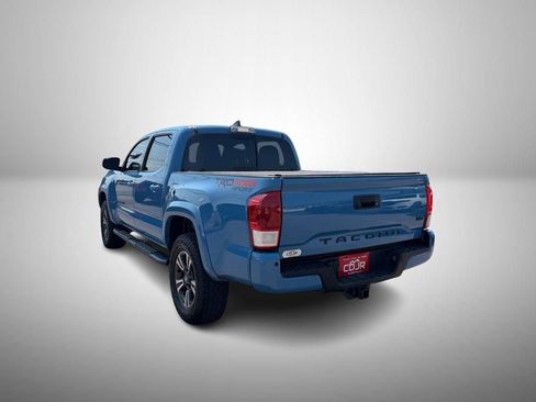 Used 2019 Toyota Tacoma TRD Sport AWD/4WD image 3