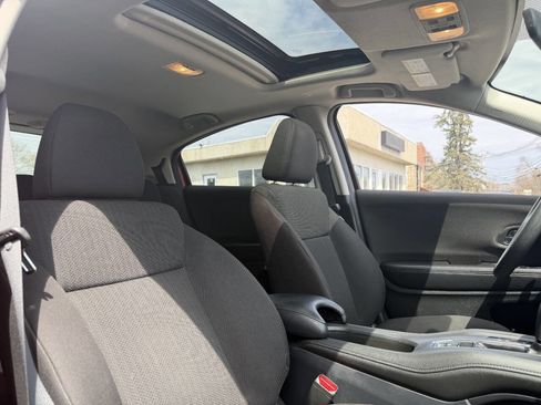 Used 2018 Honda HR-V EX image 28
