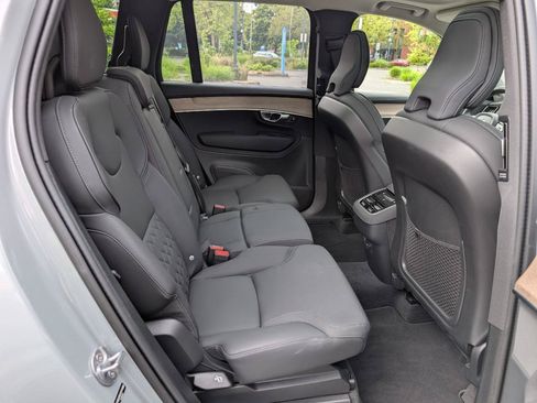 Used 2025 Volvo XC90 B6 Plus AWD/4WD image 17