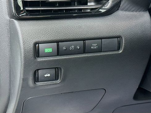 Certified 2024 Nissan Sentra SV FWD image 15