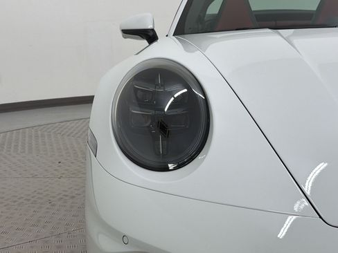 Certified 2026 Porsche 911 Targa 4 GTS AWD/4WD image 36