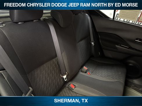 Used 2023 Nissan Kicks SV FWD image 10