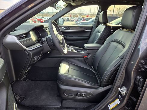 New 2025 Jeep Grand Cherokee Limited image 14