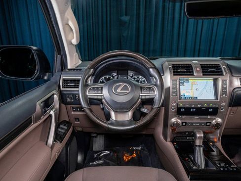 Used 2021 Lexus GX 460 Premium w/ Accessory Package image 14