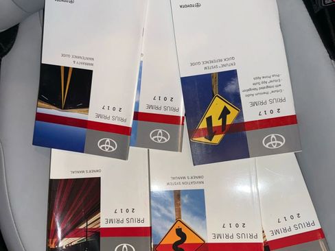 Used 2017 Toyota Prius Prime Premium image 71