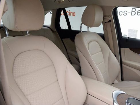 Used 2022 Mercedes-Benz GLC 300 image 17