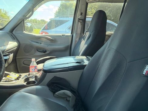 Used 2000 Ford Expedition XLT RWD image 17
