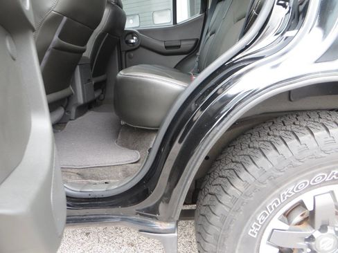 Used 2015 Nissan Xterra PRO-4X w/ Pro-4x Leather Package image 13