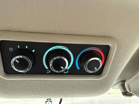 Used 2019 Chevrolet Express 3500 LS image 23