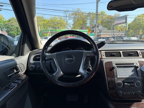Used 2014 GMC Sierra 2500 Denali w/ Suspension Package, Off-Road AWD/4WD image 19