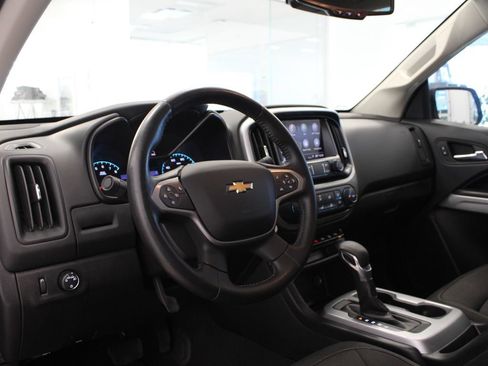 Used 2022 Chevrolet Colorado LT w/ Safety Package RWD image 12