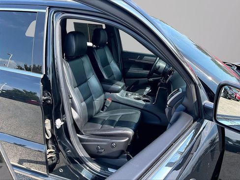 Used 2019 Jeep Grand Cherokee Limited AWD/4WD image 8