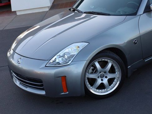 Used 2006 Nissan 350Z Enthusiast w/ (N93) Cargo Convenience Pkg image 6