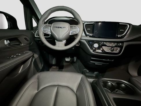 New 2026 Chrysler Pacifica Select AWD/4WD image 26
