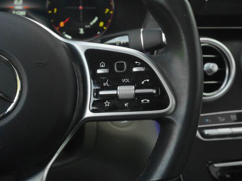 Used 2022 Mercedes-Benz GLC 300 image 20