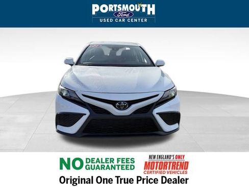 Used 2024 Toyota Camry SE image 9