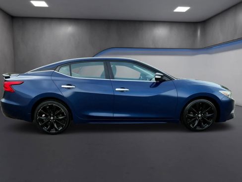 Used 2017 Nissan Maxima SR w/ Midnight Edition FWD image 6