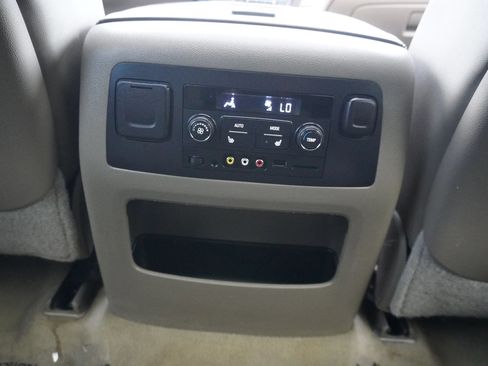 Used 2015 Chevrolet Suburban LT AWD/4WD image 22
