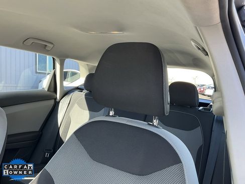 Used 2023 Volkswagen Taos S image 17