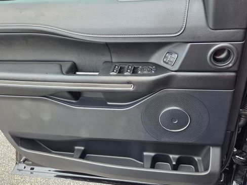 Used 2021 Ford Expedition XLT image 30