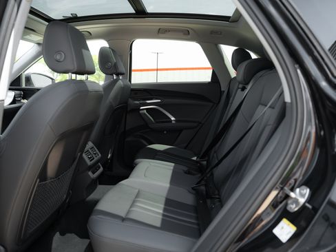 Certified 2025 Audi Q5 Premium w/ Convenience Package AWD/4WD image 20
