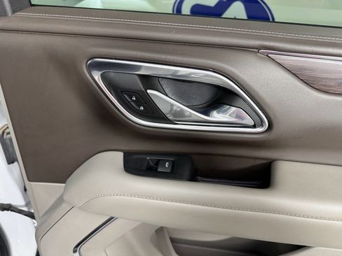 Used 2023 Chevrolet Suburban LT image 38