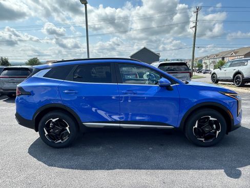 New 2026 Kia Sportage EX AWD/4WD image 4