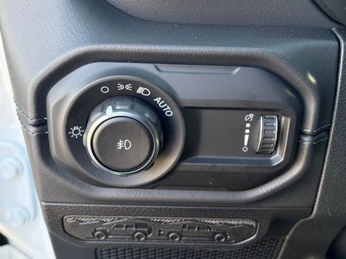 New 2026 Jeep Wrangler Unlimited Sahara AWD/4WD image 28