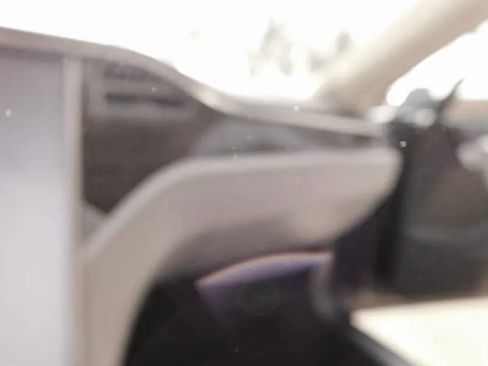 Used 2015 Tesla Model S 60 image 38