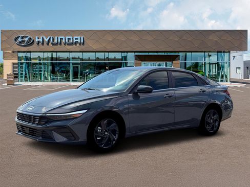 New 2026 Hyundai Elantra SEL Sport FWD image 2