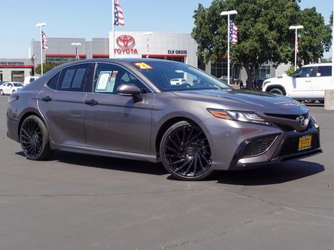 Used 2021 Toyota Camry XSE FWD image 7