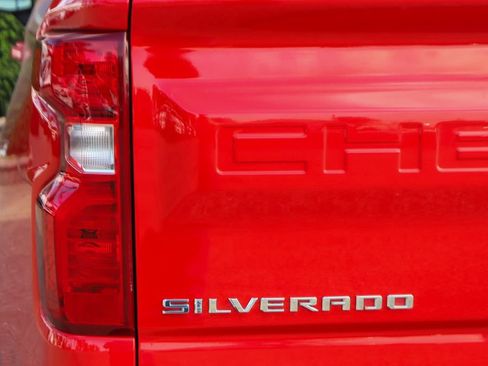 Used 2020 Chevrolet Silverado 1500 LT RWD image 45