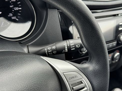 Used 2015 Nissan Rogue S image 24