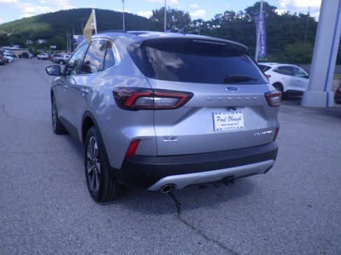 Certified 2023 Ford Escape Platinum w/ Premium Technology Package image 5