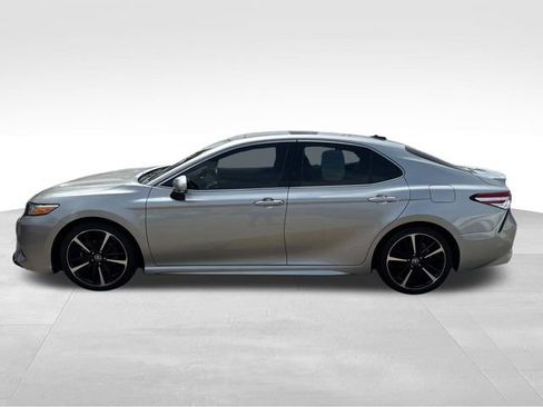 Used 2020 Toyota Camry XSE FWD image 6