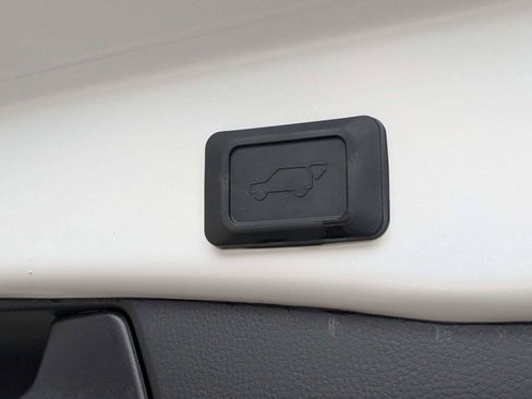 Certified 2025 Toyota RAV4 XLE w/ Convenience Package AWD/4WD image 9