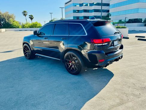 Used 2014 Jeep Grand Cherokee SRT8 w/ Luxury Group II AWD/4WD image 15