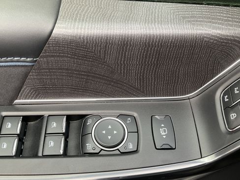 Used 2025 Ford F350 Platinum w/ FX4 Off-Road Package image 28