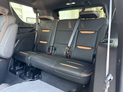 Used 2023 GMC Yukon AT4 w/ AT4 Premium Package AWD/4WD image 15