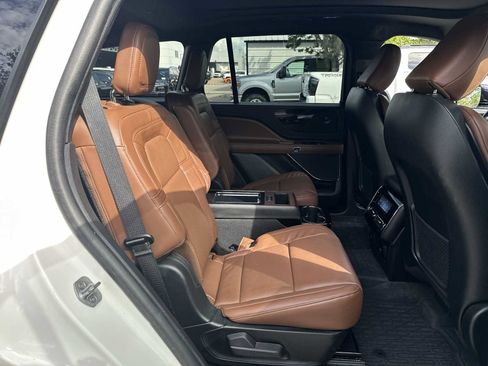 Used 2023 Lincoln Aviator Reserve w/ Equipment Group 201A RWD image 19