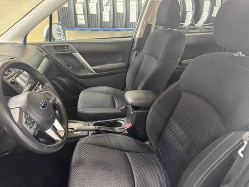 Used 2017 Subaru Forester 2.5i Premium w/ All-Weather Package image 5
